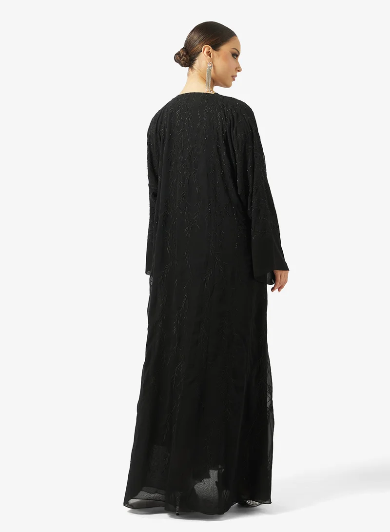 هيا كلوزيت عباية مفتوحة مطرزة بزخارف زهور وياقة على شكل